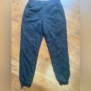 Athleta Brooklyn lined pants jogger small tall black textured Tons of pockets!!